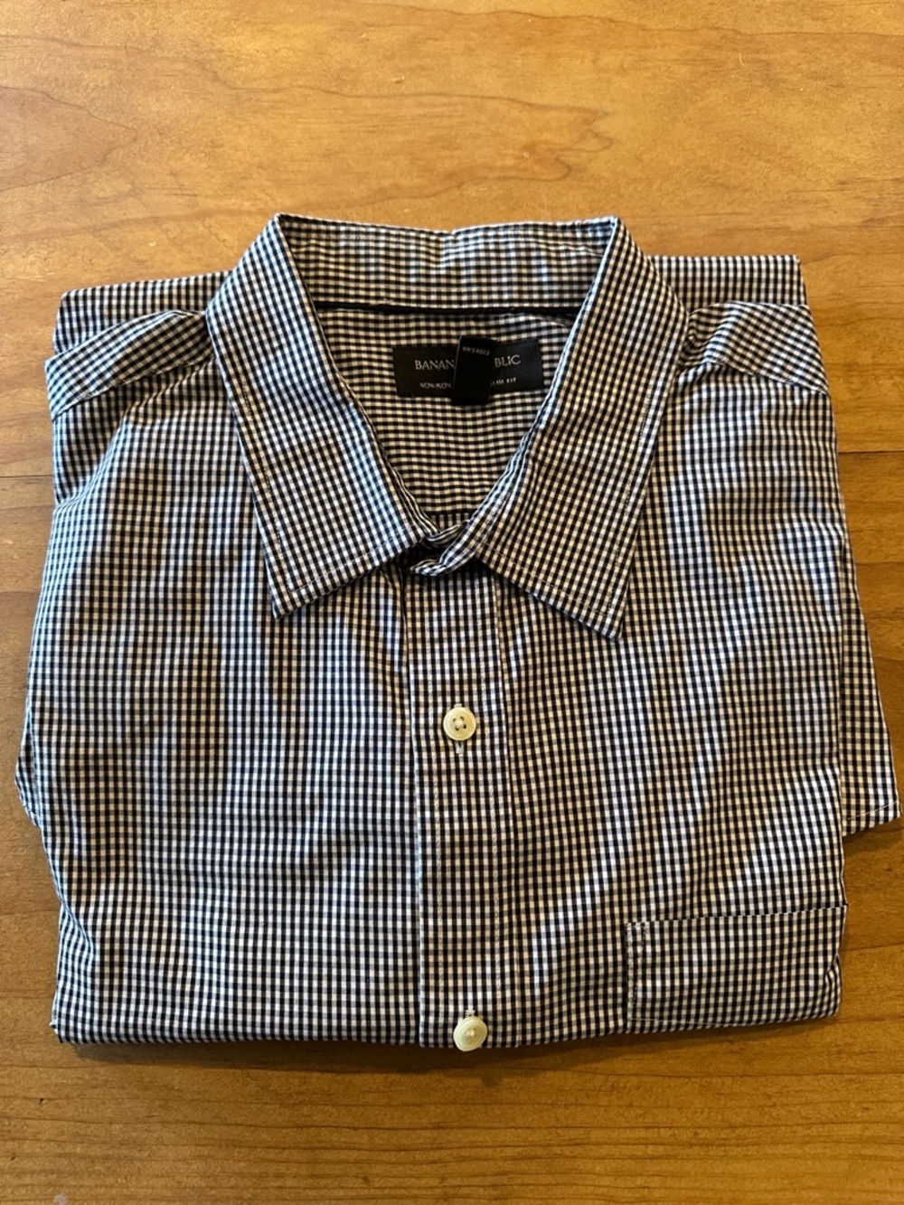 Banana Republic Men's Black & White Gingham Button-Up Shirt